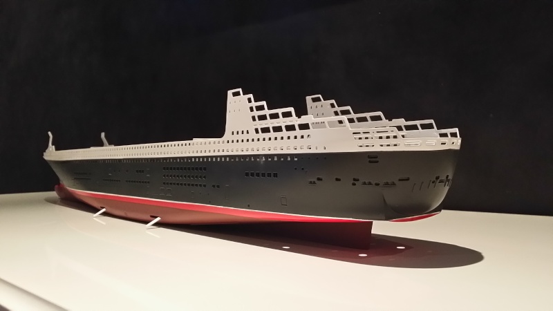 RMS Queen Mary 2 [Revell+éclairage Fibre+LED 1/400°] de erfrance60 - Page 3 2015-086