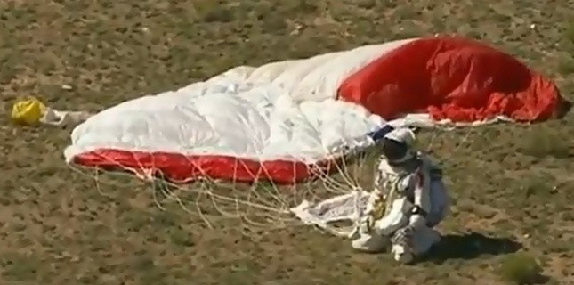 Felix Baumgartner, le parachutiste de l'extrême.... Saut10