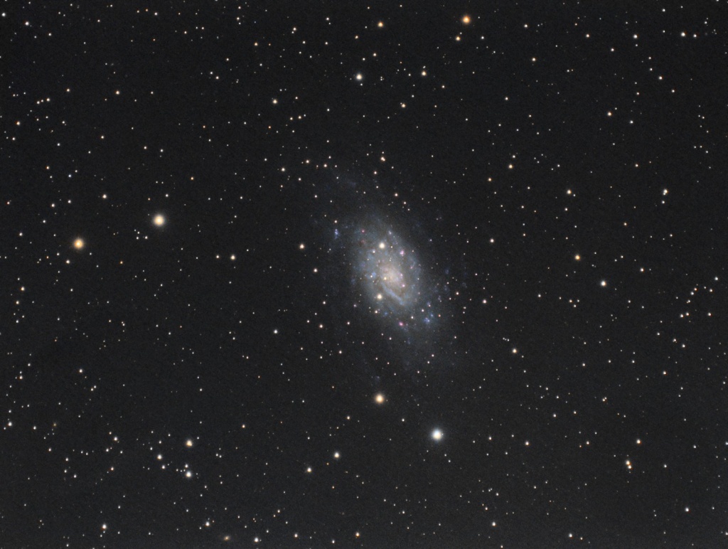 NGC2403 ... pas facile en ville Ngc24011