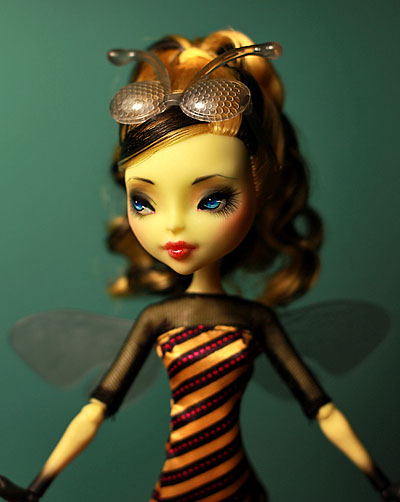 CUSTOMISATIONS REUSSIES  PART 2 : SUR MONSTER HIGH BARBIE ETC Cam_be10