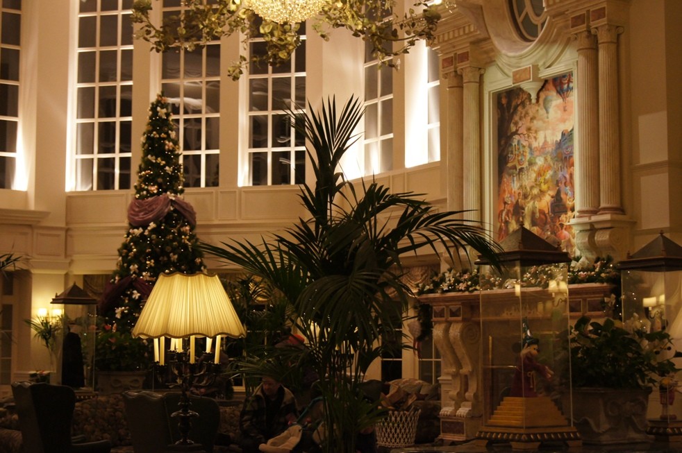 Les Décorations de Noël dans les Hôtels Disney Dsc00513