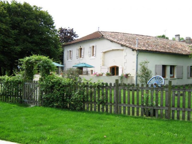 Gîte Les Tournesols 12 personnes, Piscine, Mobilité réduite, 17130 Chaunac (Poitou Charentes) 026