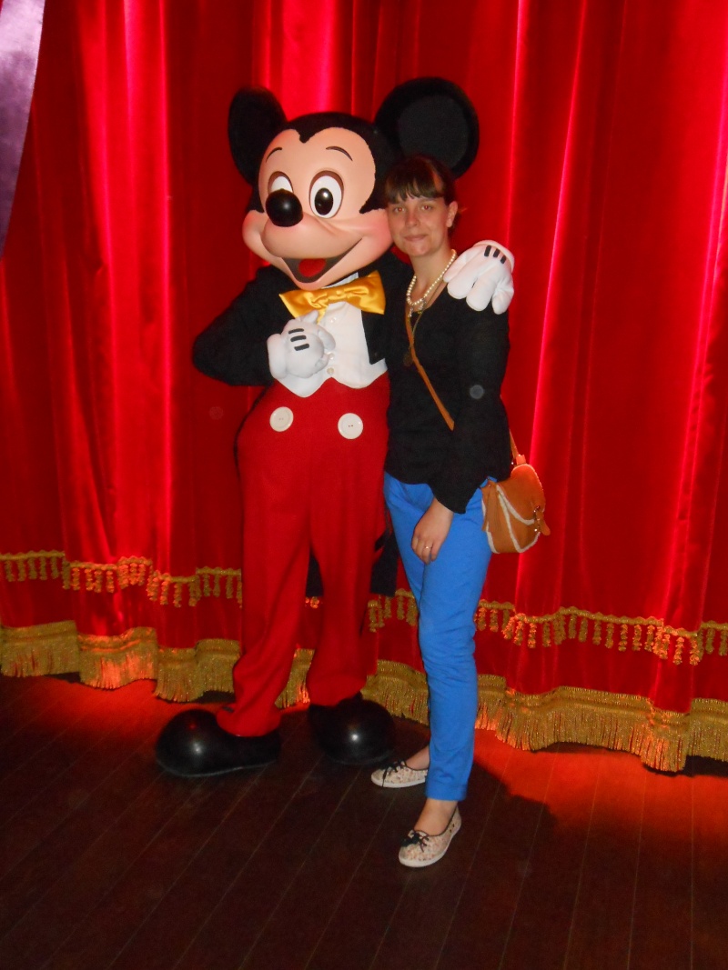 Photos avec les Personnages Disney - Page 28 27010