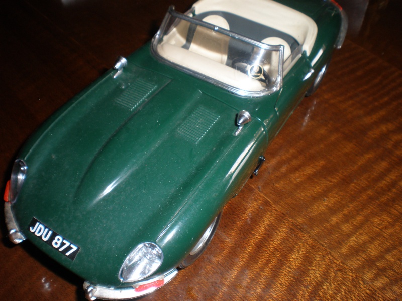 Burago modellino 1/18 Jaguar "E" 1961 - SOLO 10 EURO!!! P8210211
