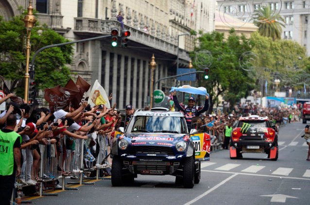 Dakar 2015 Peugeot est de retour 8-b10