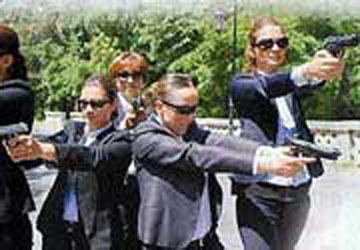Đội nữ vệ sĩ bảo vệ yếu nhân Thổ Nhĩ Kỳ A_vesi10