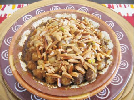 فطائر بالنقانق على الطريقة المغربية + حمص مع البهارات والصنوبر 214