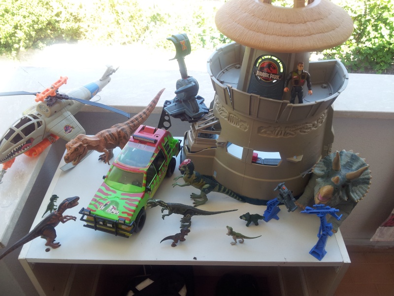Vendo action figure e giocattoli anni 80/90 Jurassic Park, Marvel, Ghostbuster firestation, Motu, Puffi MM Pog ecc. 20120811