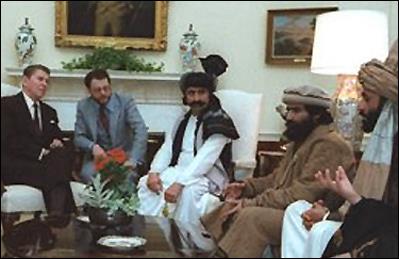 Reagan armait les talibans et les considérait comme des libérateurs contre ...les Soviétique 112