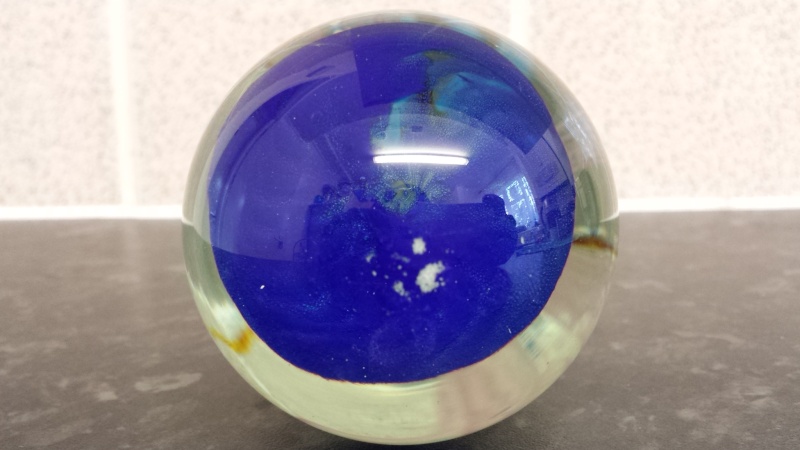who made this unmarked Dump paperweight depicting sea creature  20150220