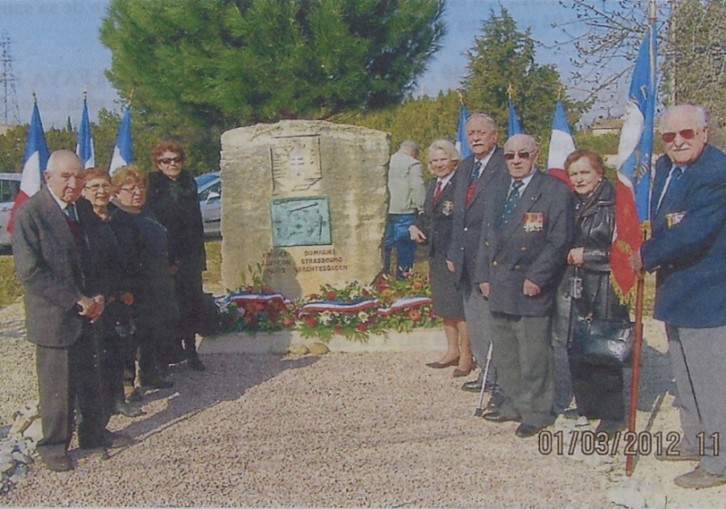 MORIÈRES-LÈS-AVIGNON: Stèle du serment de KOUFRA Moriyr12