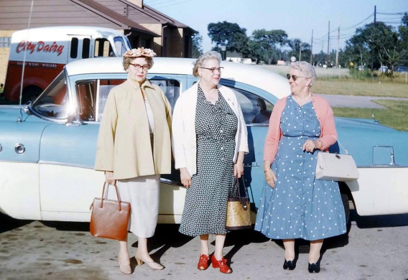 fifties & early sixties cars in situation - Vintage pics 10897013