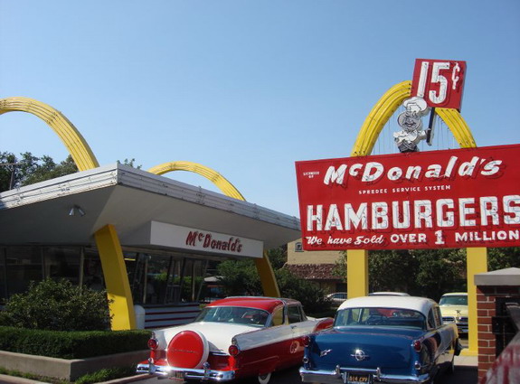 Original Mc Donald's - 1953 - Downey, California 1st-mc10