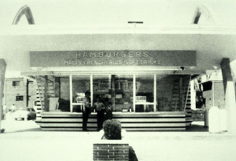 Original Mc Donald's - 1953 - Downey, California 1st-mc15