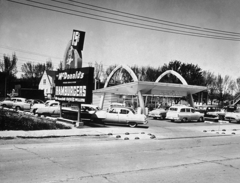 Original Mc Donald's - 1953 - Downey, California Apr-1510