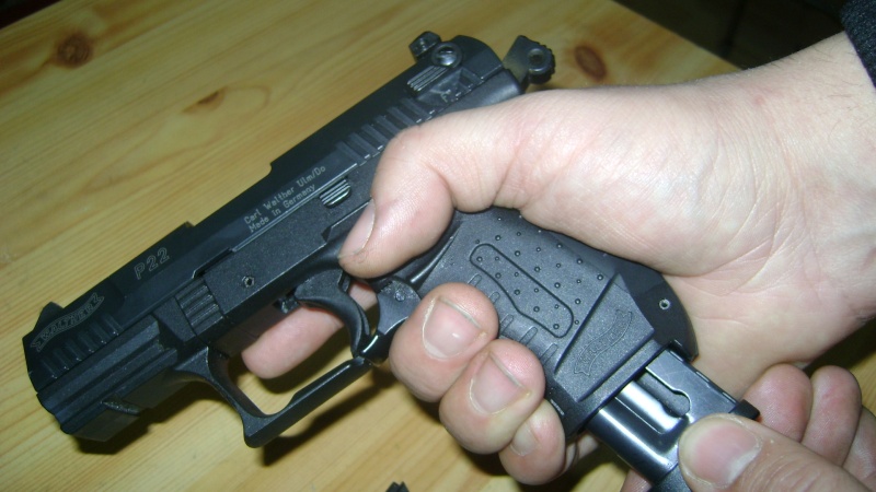 Walther P22, coté sécurités 710