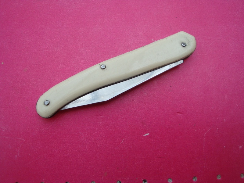 couteau blanc Dsc05611