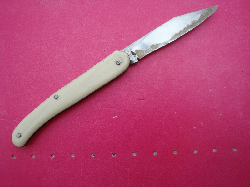couteau blanc Dsc05613