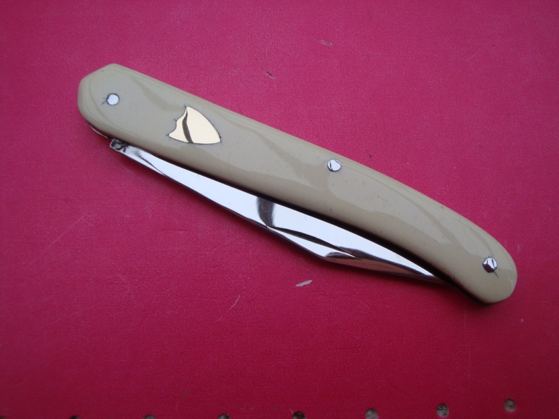 couteau blanc Dsc05614