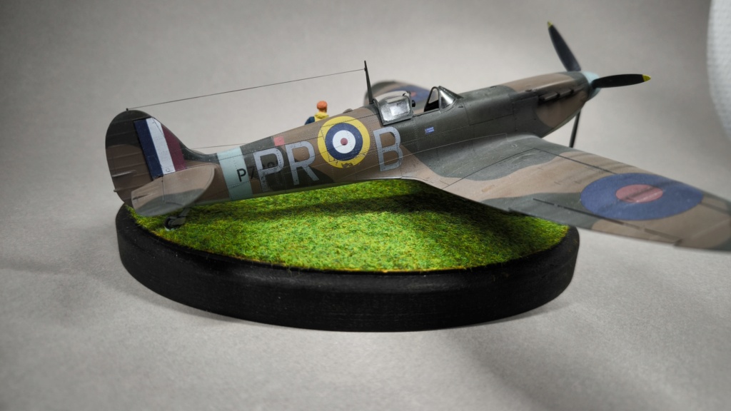 Spitfire Mk. IIa - Eduard - 1/48 Img_2073