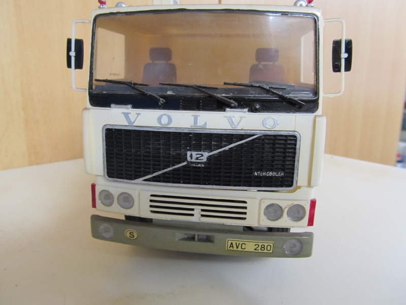 Volvo LKW in 1 zu 24 und 1 zu 25 Volvo_12