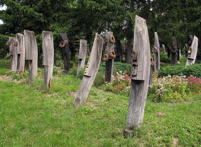 Le mystérieux cimetière de Szatmárcseke - Hongrie 24988810