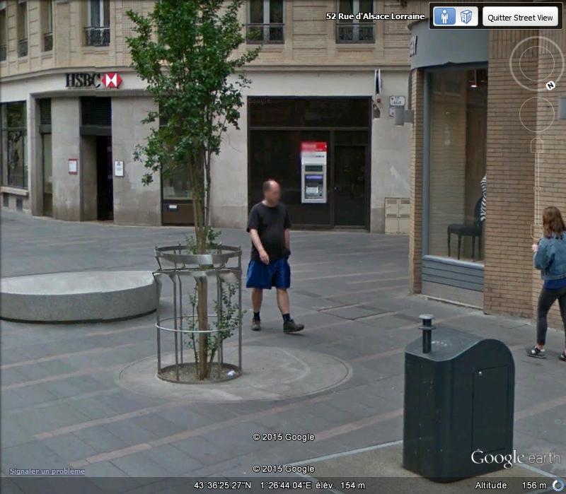 STREET VIEW : les gens en chaussettes noires ! - Page 21 Bbbbb10