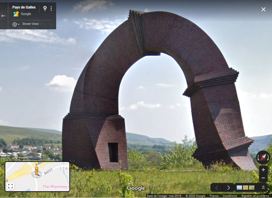 The Twisted Chimney - Rhymney - Grande Bretagne. Captur46