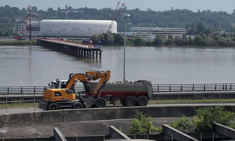 ( Bientot visible sur Google Earth ) Pont Simone Veil Bordeaux France Image_10