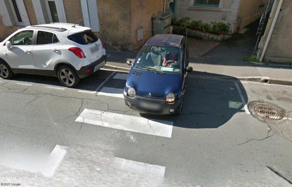 STREET VIEW : l'art de se garer... - Page 4 Z1032