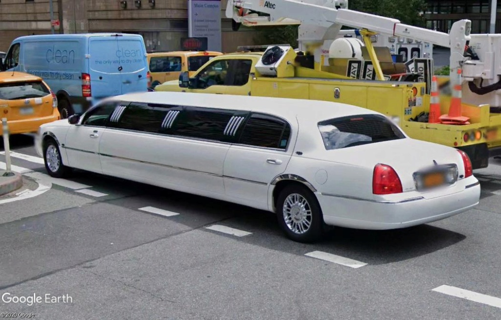 STREET VIEW : Les limousines Z222