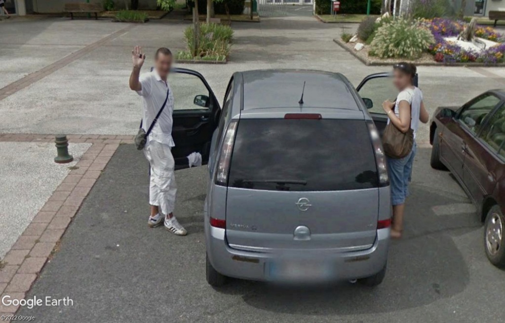 STREET VIEW : un coucou à la Google car  - Page 62 Z2425