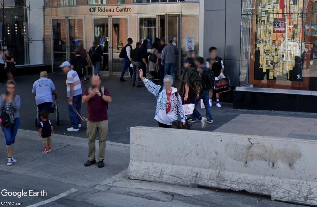 STREET VIEW : un coucou à la Google car  - Page 53 Z318