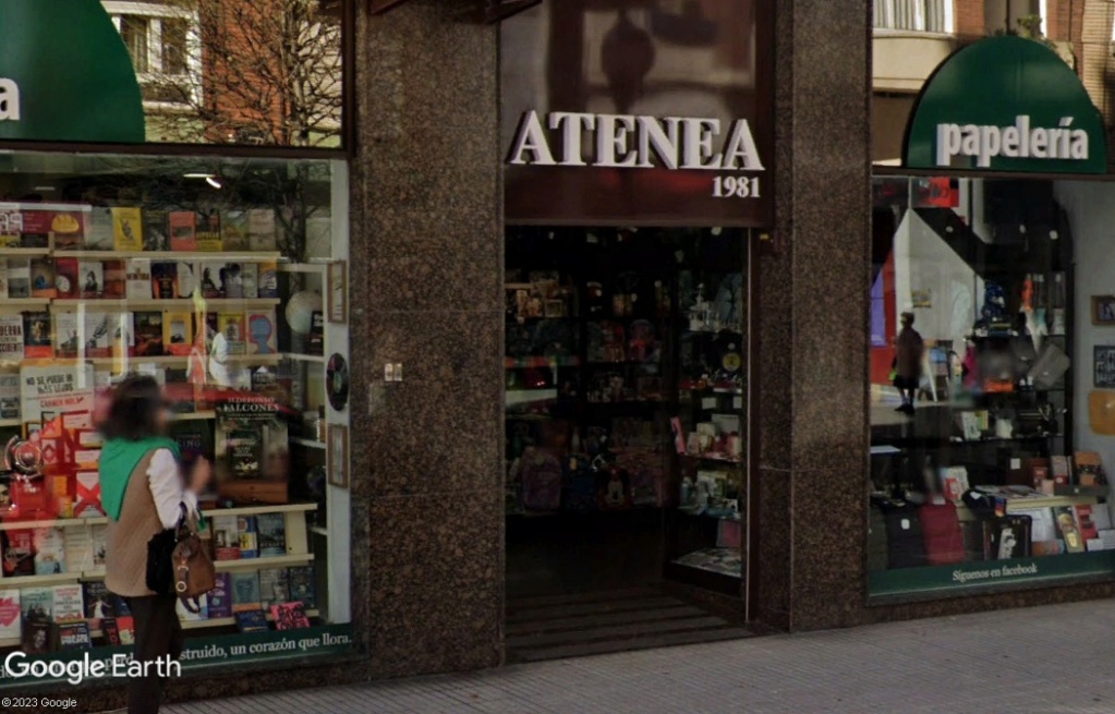 STREET VIEW : les façades de magasins (Monde) - Page 16 Z3331