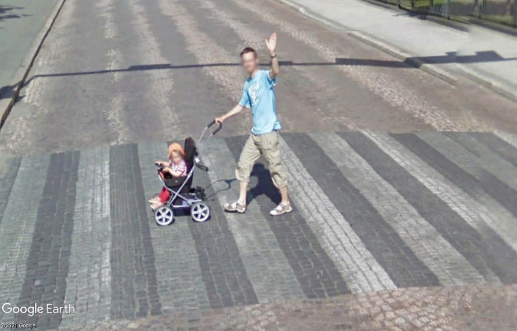 STREET VIEW : un coucou à la Google car - Page 59 Z4711