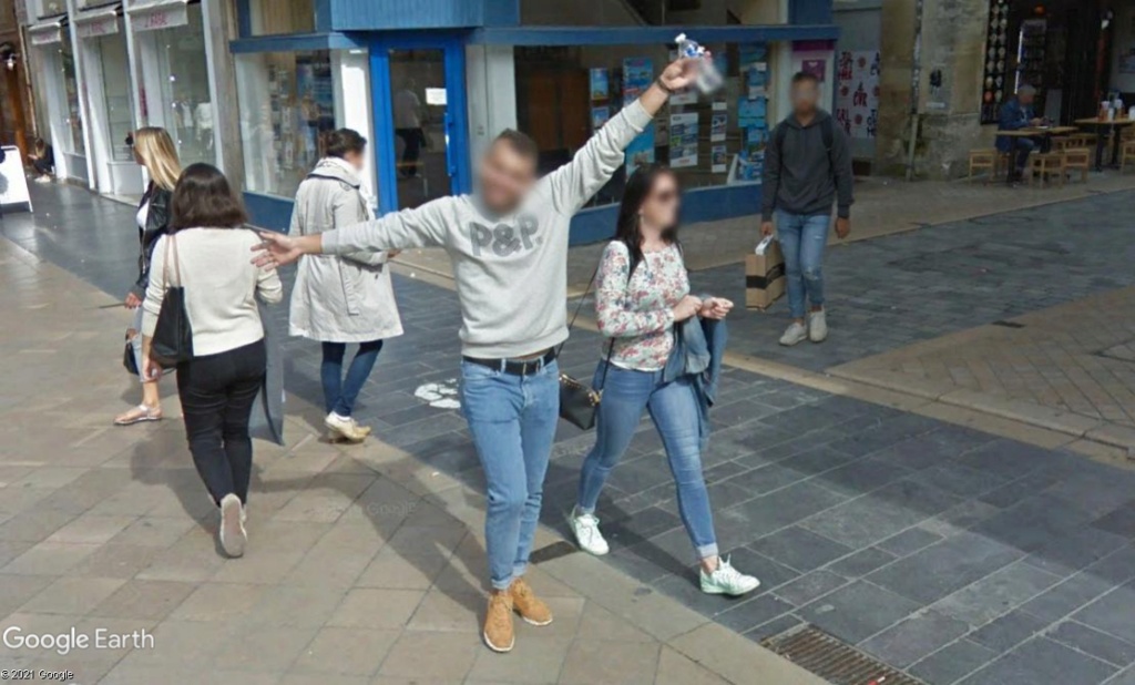 STREET VIEW : un coucou à la Google car - Page 59 Z537