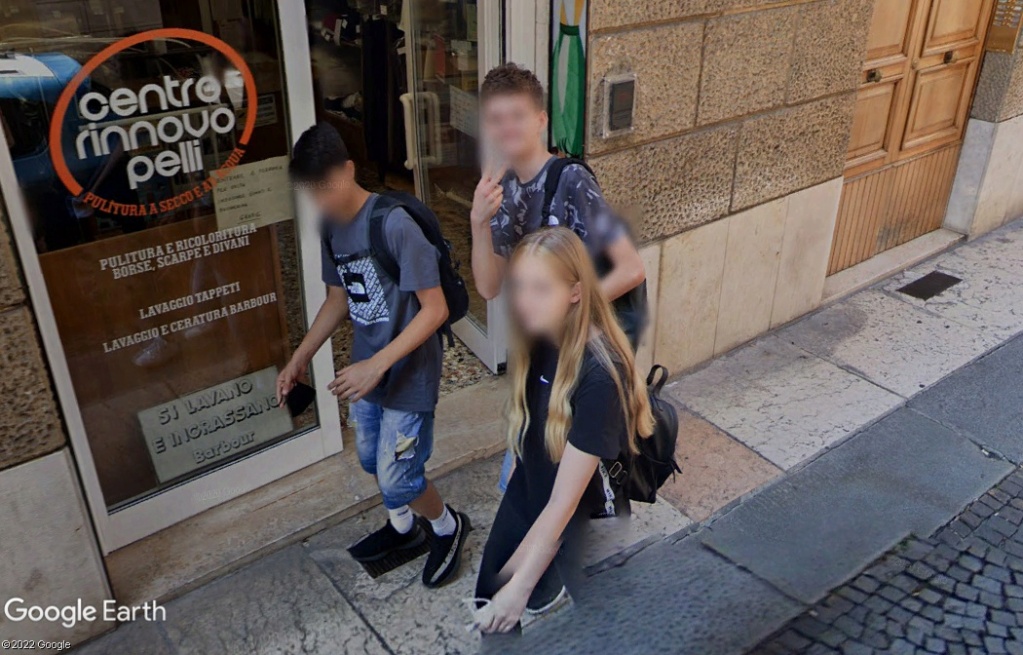 STREET VIEW : un coucou à la Google car - Page 69 Z7015