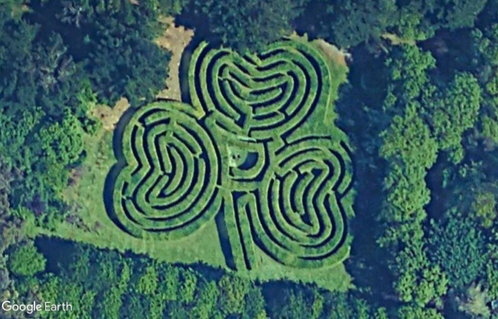 Les labyrinthes découverts dans Google Earth - Page 23 Z931