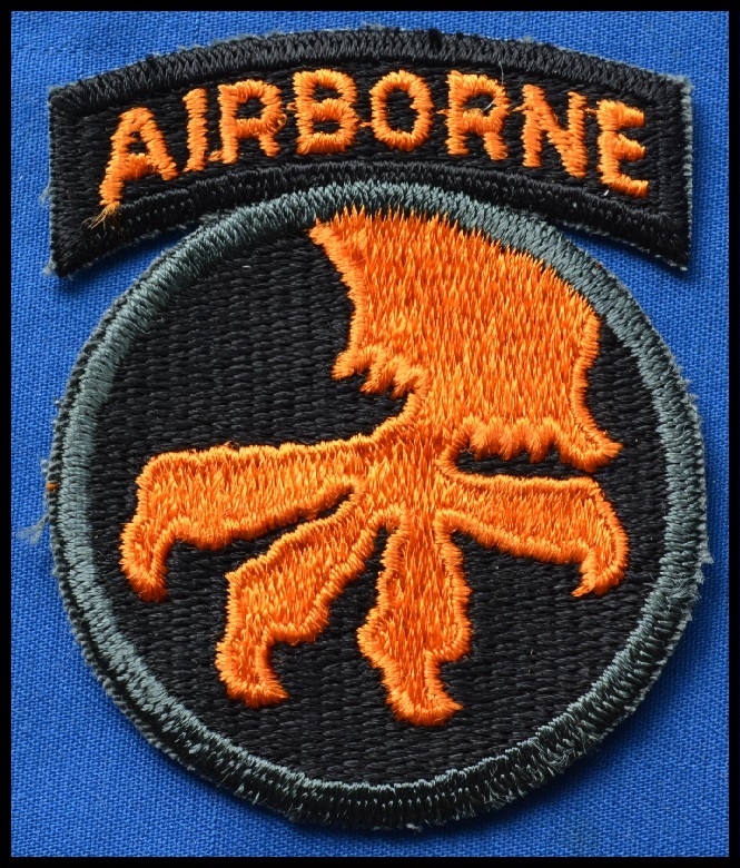 USA : 17th Airborne Division / 17e division aéroportée 12-12677