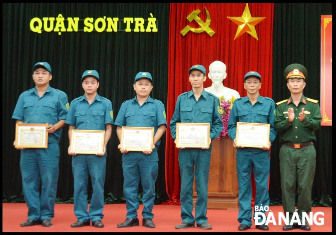 Việt Nam : DQTV / Dân quân tự vệ Images11
