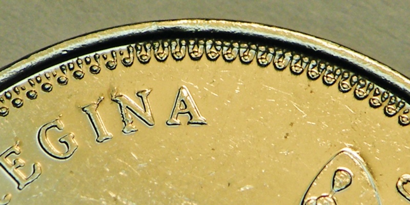 2002P - Coin Détérioré , Strie de coin (Die Trails) Dscf1011