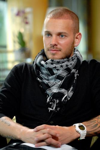 célébrité française, complément et style. Et MA NOUVELLE COUPE J'attends les critiques constructives svp Pokora10