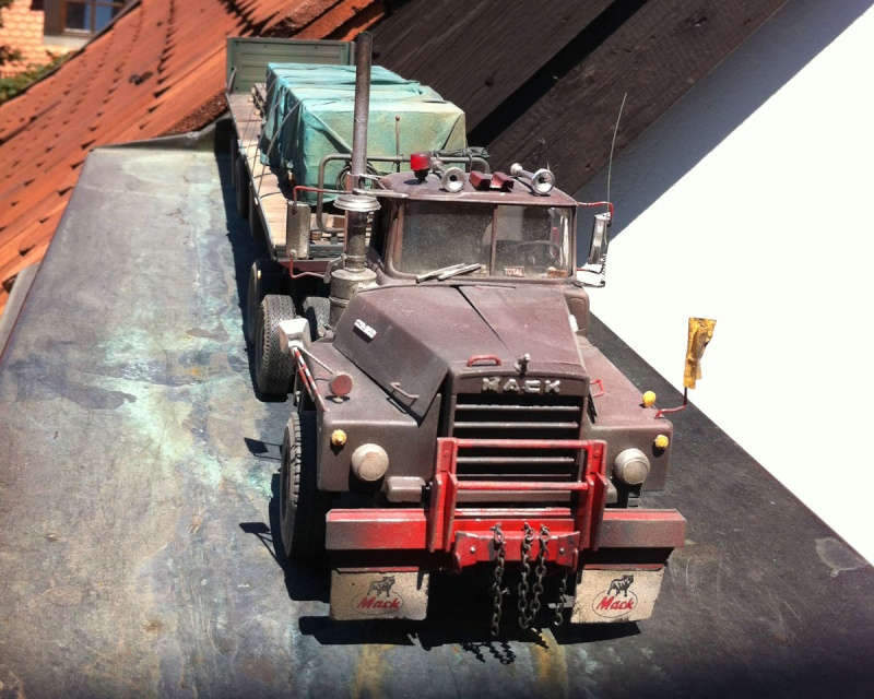 Mack DM 800 AMT/Ertl Ausführung Costa Rica mit Trailer 1:24 / 25 Mack8020