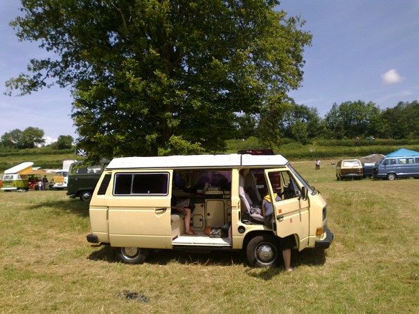 Mon bus quand il ne s'ennuie pas sur son parking morne T3_00023