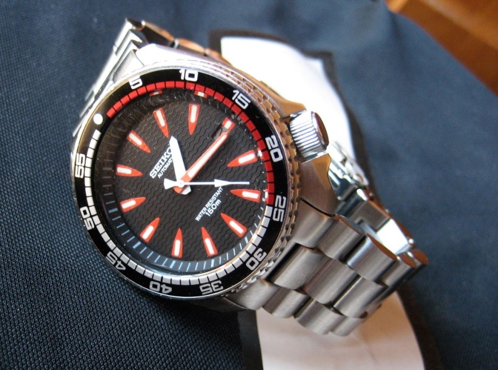 Recherche bracelet acier pour seiko diver's 200 Red_ti11