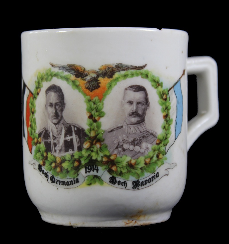 Les tasses patriotiques "réglementaires"  Tasse117