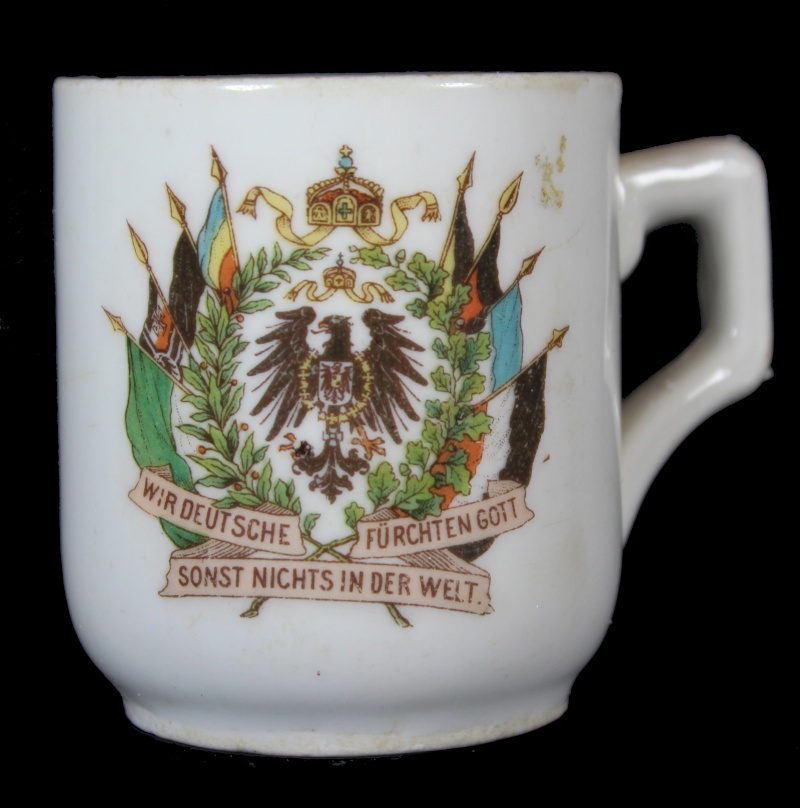 Les tasses patriotiques "réglementaires"  Tasse118