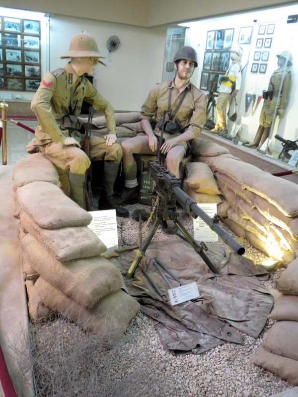 la "Bataille d'Al Alamein" (Musée Militaire du même nom) post 1/2 Milita39