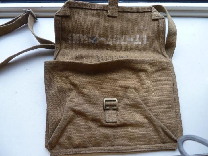 Can anybody identify this 1941 Canadian bag? _8511