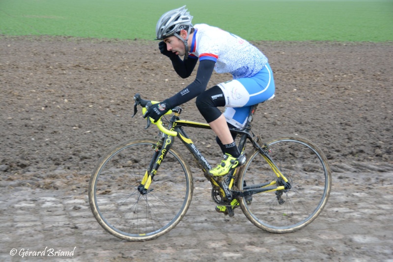 FSGT Cyclo-cross de Mitry-Mory 1ére, 2éme et 3éme Catégories 25 Janvier 2015 Dsc_0210